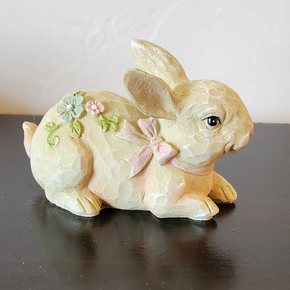 Vintage Easter Bunny Figurine 2in tall and 3.5in long. Hard painted plastic.